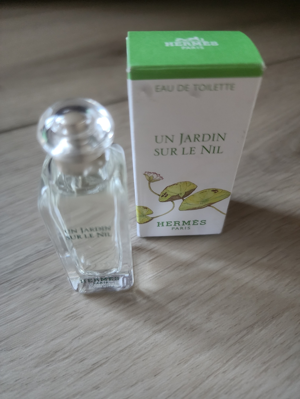 Hermes Un Jardin Sur Le Nil Eau de Toilette- Women-Size .25 ounces
